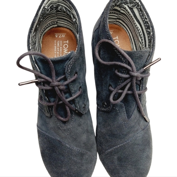 TOMS Gray Kala‎ Suede Wedge up Booties 7.5 Wide - Picture 3 of 7